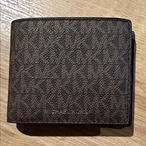 Brand new michael kors wallet dont have box